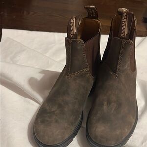 Blundstone Brown Women’s Boots Stretch size Back & front pull tabs Almost New